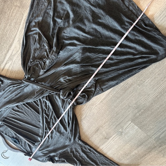 Hatch-to-Hospital Maternity Gray Robe - Picture 7 of 8